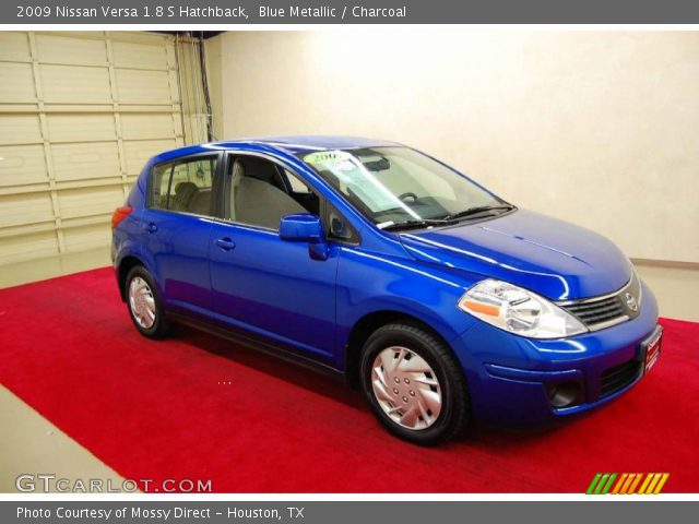 2009 Nissan Versa 1.8 S Hatchback in Blue Metallic