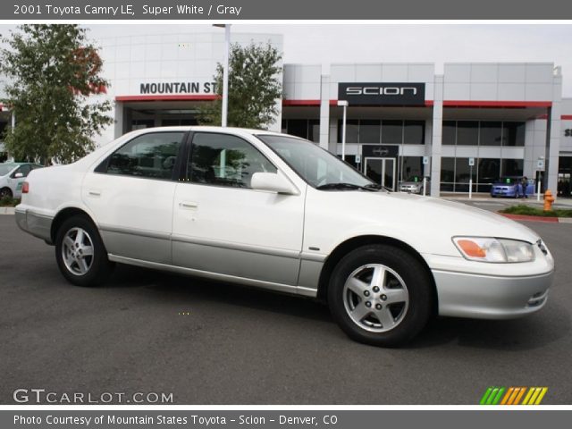 2001 Toyota Camry LE in Super White