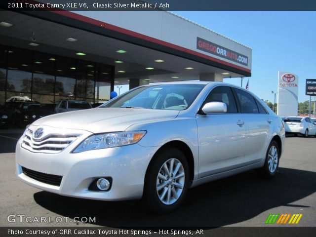 2011 Toyota Camry XLE V6 in Classic Silver Metallic