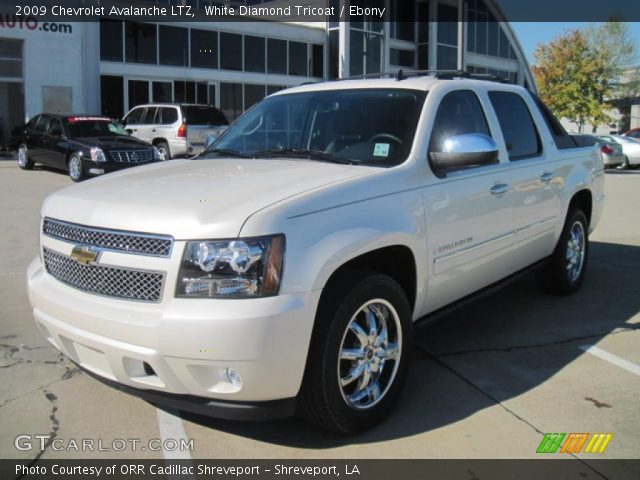 2009 Chevrolet Avalanche LTZ in White Diamond Tricoat