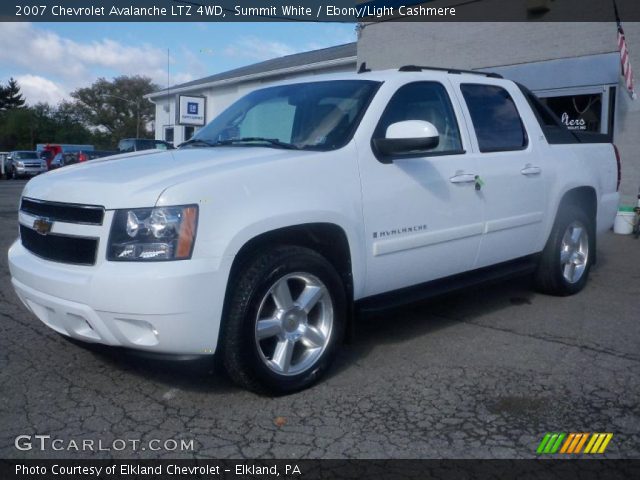 2007 Chevrolet Avalanche LTZ 4WD in Summit White