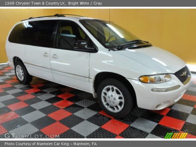 1998 Chrysler Town & Country LX in Bright White