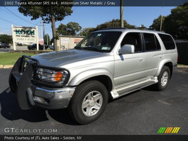 2002 Toyota 4Runner SR5 4x4 in Millennium Silver Metallic