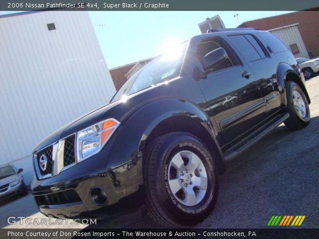 2006 Nissan Pathfinder SE 4x4 in Super Black
