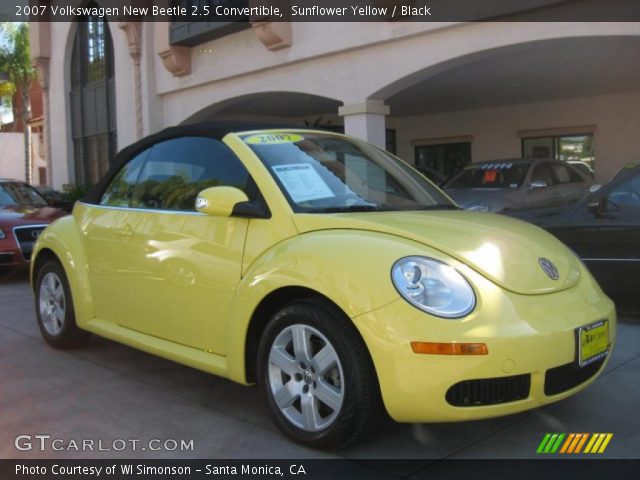 2007 Volkswagen New Beetle 2.5 Convertible in Sunflower Yellow