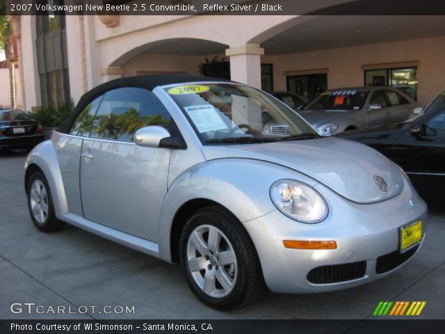 2007 Volkswagen New Beetle 2.5 Convertible in Reflex Silver