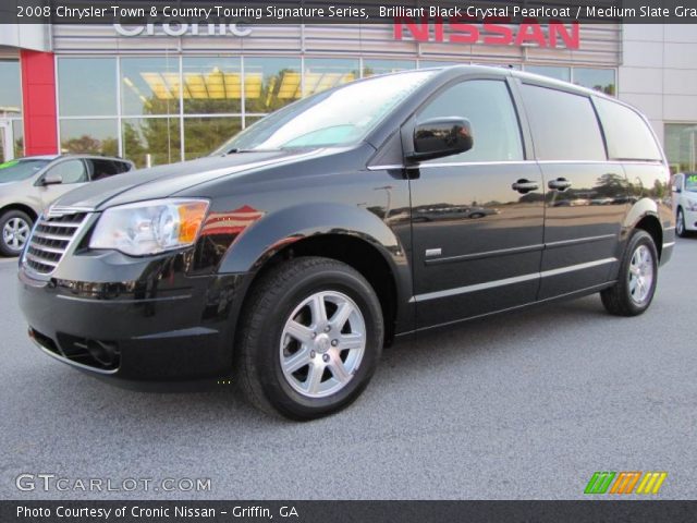 2008 Chrysler Town & Country Touring Signature Series in Brilliant Black Crystal Pearlcoat