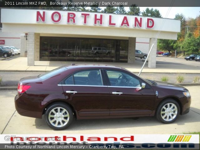 2011 Lincoln MKZ FWD in Bordeaux Reserve Metallic