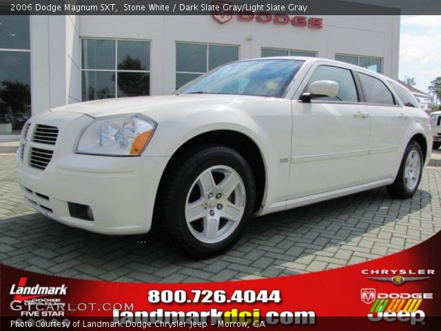 2006 Dodge Magnum SXT in Stone White