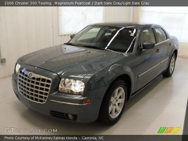 2006 Chrysler 300 Touring in Magnesium Pearlcoat