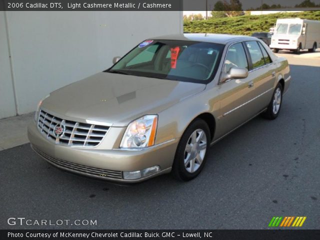 2006 Cadillac DTS  in Light Cashmere Metallic