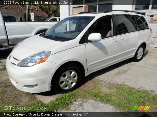 2008 Toyota Sienna XLE in Natural White