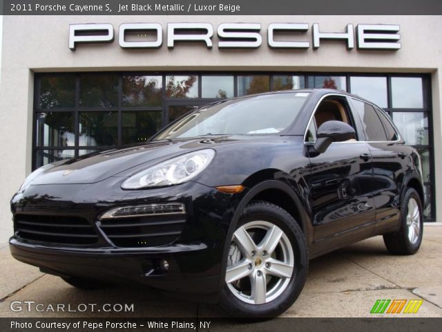 2011 Porsche Cayenne S in Jet Black Metallic