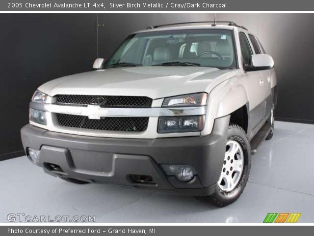 2005 Chevrolet Avalanche LT 4x4 in Silver Birch Metallic