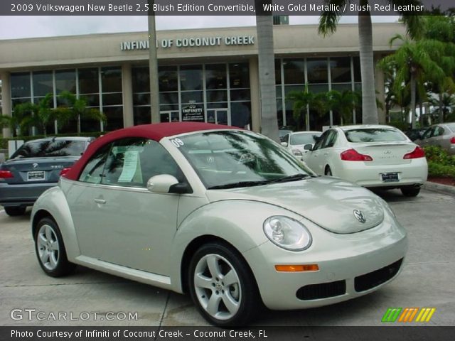 2009 Volkswagen New Beetle 2.5 Blush Edition Convertible in White Gold Metallic