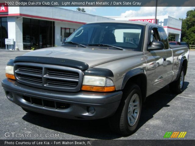 2002 Dodge Dakota Club Cab in Light Almond Pearl Metallic