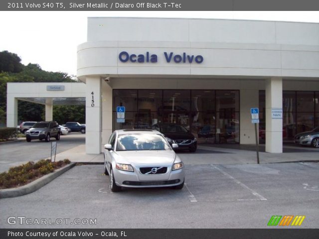 2011 Volvo S40 T5 in Silver Metallic