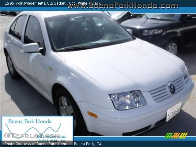 1999 Volkswagen Jetta GLS Sedan in Cool White