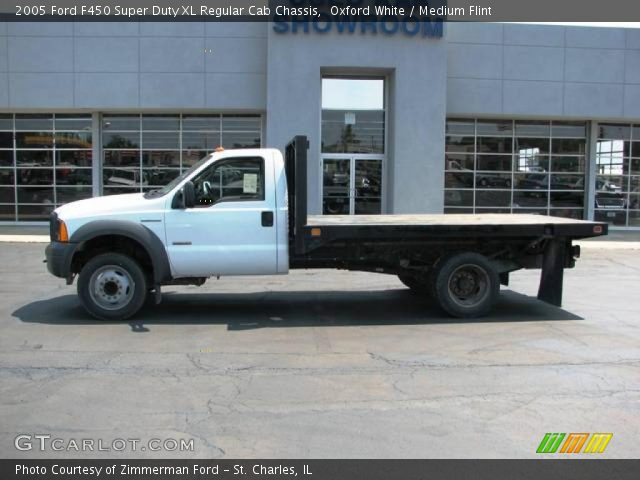2005 Ford F450 Super Duty XL Regular Cab Chassis in Oxford White