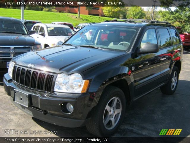 2007 Jeep Grand Cherokee Laredo 4x4 in Black
