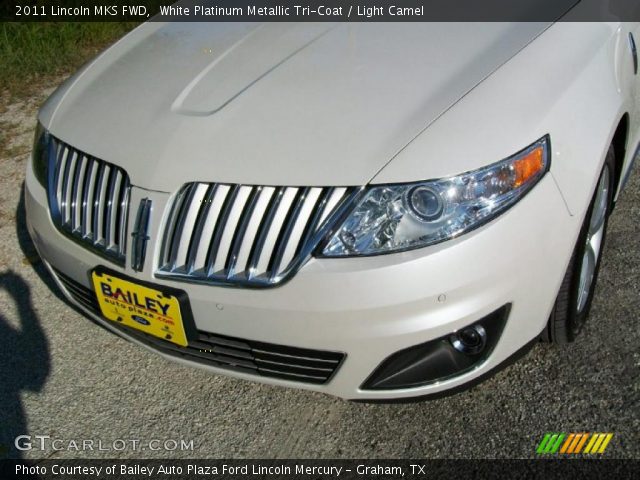 2011 Lincoln MKS FWD in White Platinum Metallic Tri-Coat
