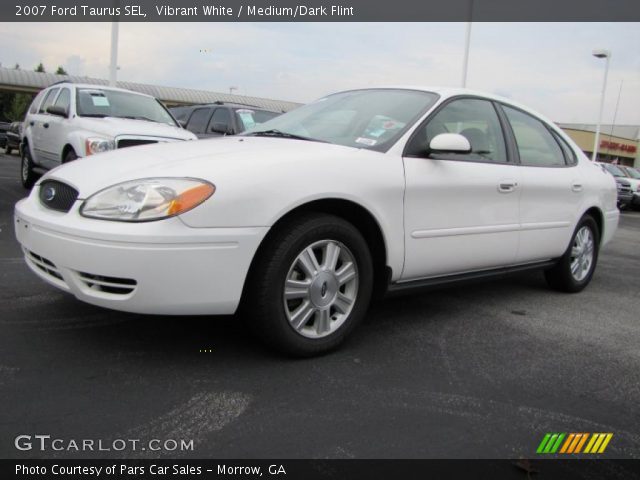2007 Ford Taurus SEL in Vibrant White