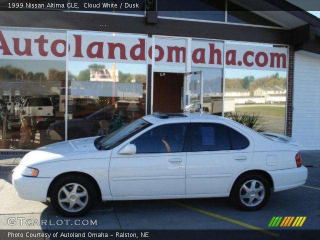 1999 Nissan Altima GLE in Cloud White