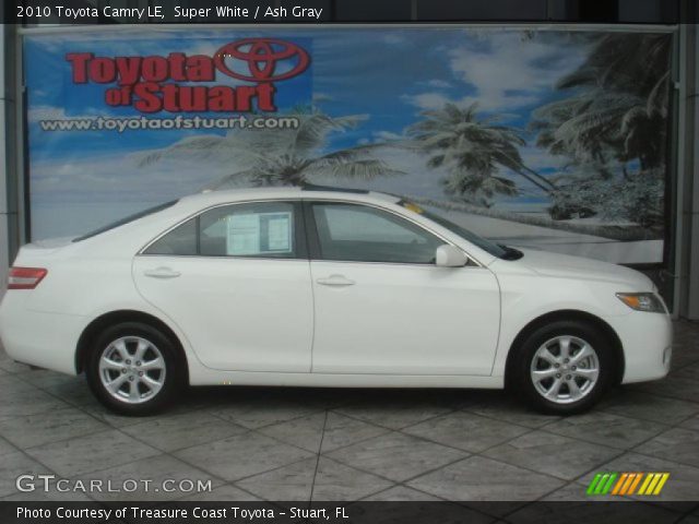 2010 Toyota Camry LE in Super White