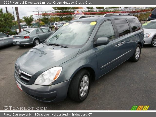 2007 Hyundai Entourage Limited in Green Meadow Gray