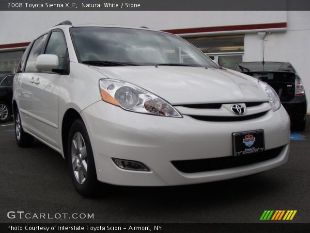 2008 Toyota Sienna XLE in Natural White