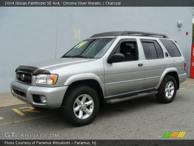 2004 Nissan Pathfinder SE 4x4 in Chrome Silver Metallic