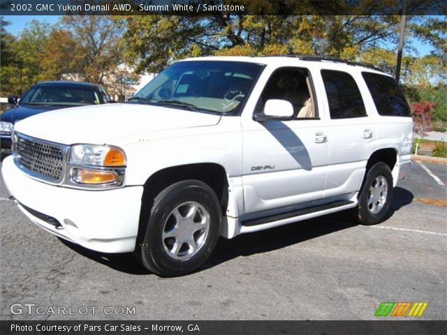 2002 GMC Yukon Denali AWD in Summit White