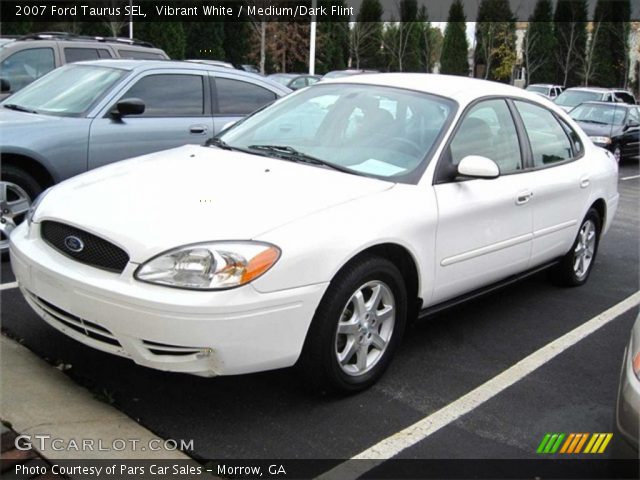 2007 Ford Taurus SEL in Vibrant White