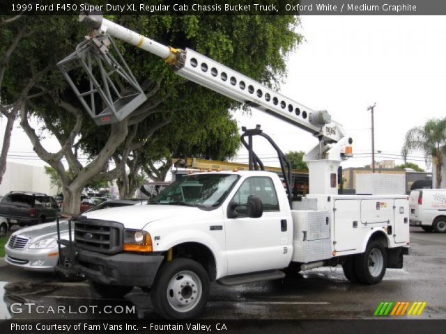 1999 Ford F450 Super Duty XL Regular Cab Chassis Bucket Truck in Oxford White