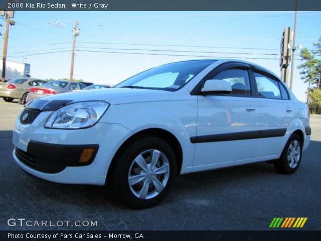 2006 Kia Rio Sedan in White
