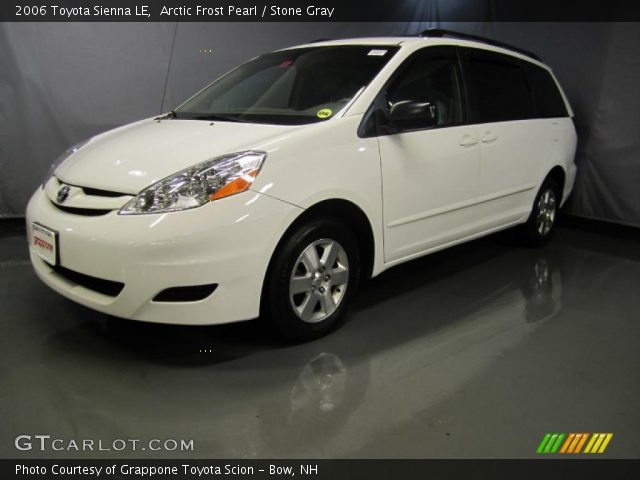 2006 Toyota Sienna LE in Arctic Frost Pearl
