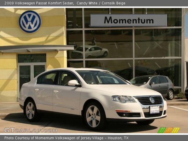 2009 Volkswagen Passat Komfort Sedan in Candy White