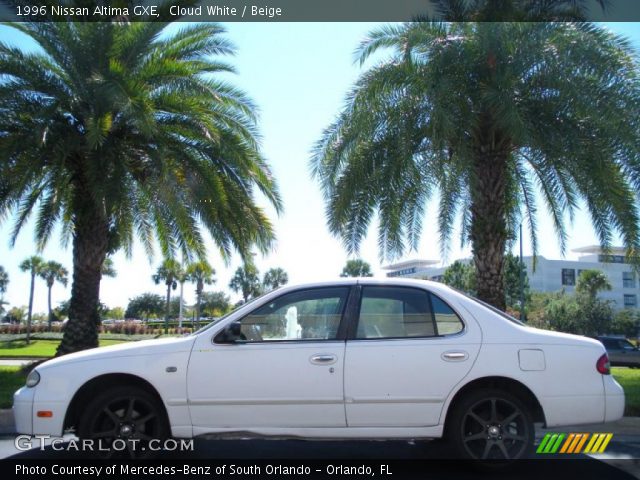 1996 Nissan Altima GXE in Cloud White