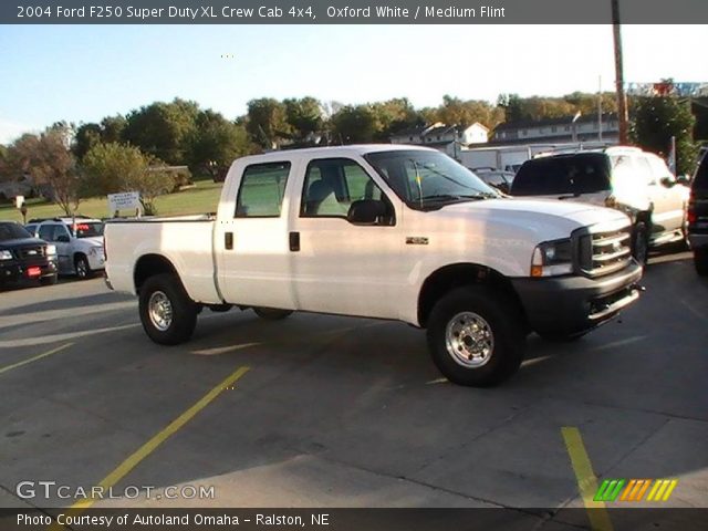 2004 Ford F250 Super Duty XL Crew Cab 4x4 in Oxford White