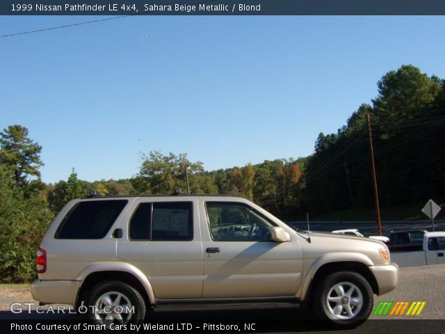 1999 Nissan Pathfinder LE 4x4 in Sahara Beige Metallic