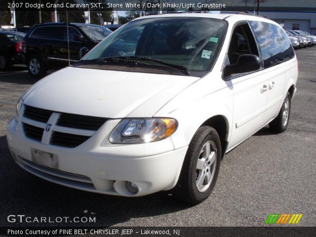 2007 Dodge Grand Caravan SXT in Stone White