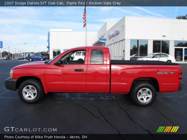 2007 Dodge Dakota SXT Club Cab in Flame Red
