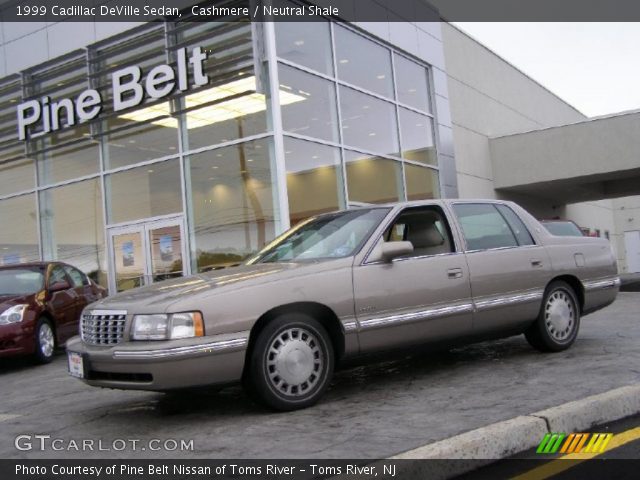 1999 Cadillac DeVille Sedan in Cashmere