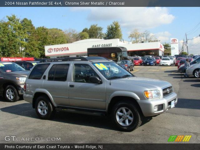 2004 Nissan Pathfinder SE 4x4 in Chrome Silver Metallic