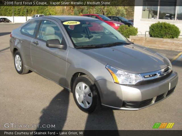 2008 Ford Focus S Coupe in Vapor Silver Metallic