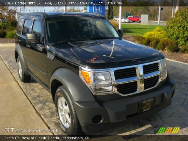 2007 Dodge Nitro SXT 4x4 in Black