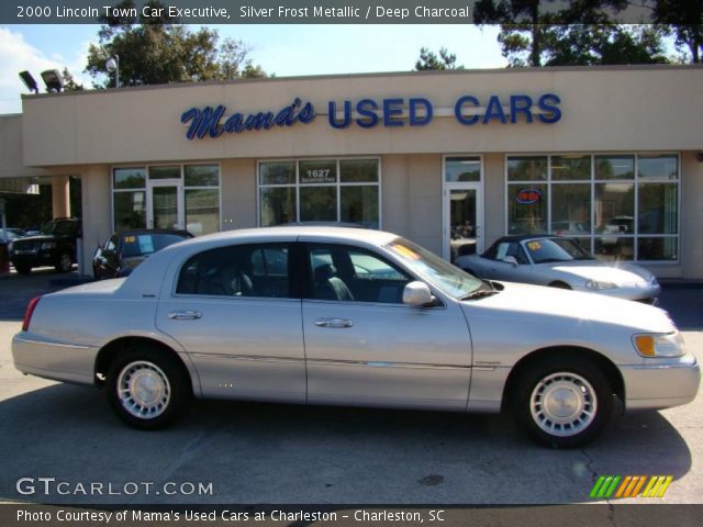 2000 Lincoln Town Car Executive in Silver Frost Metallic