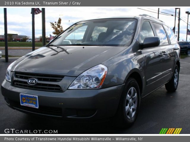 2010 Kia Sedona LX in Titanium Silver