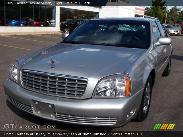 2005 Cadillac DeVille Sedan in Light Platinum