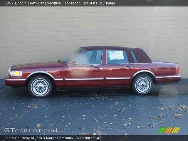 1997 Lincoln Town Car Executive in Toreador Red Metallic